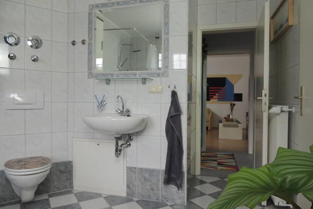 Bahnhof Apartment *